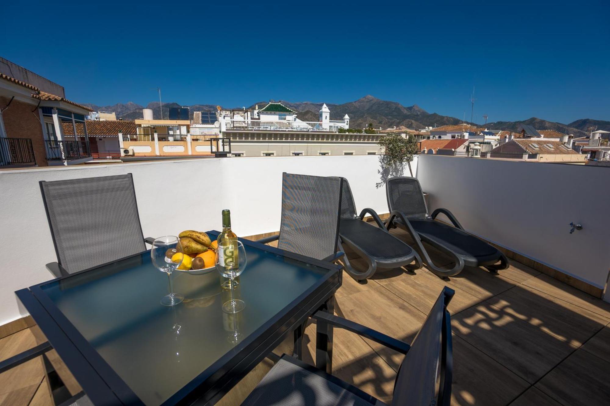 Apartamentos Kronox Nerja Exterior foto